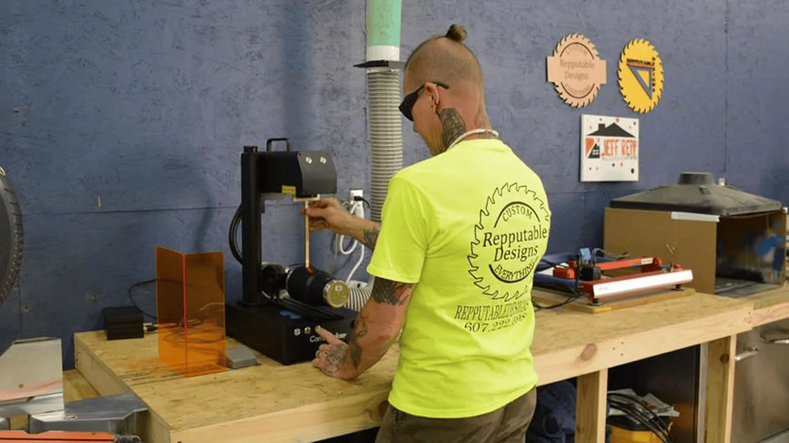 laser engraving metal cup with ComMarker B4 fiber laser engraver