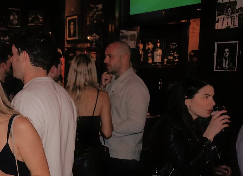 bar